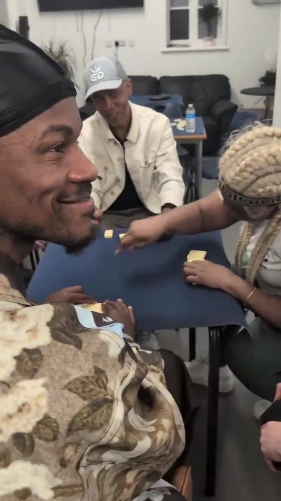 想找到巴特勒很簡單，因為他不在籃球場，就在棋牌室